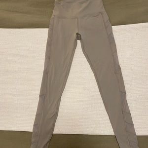 Alo high waist mesh block leggings medium.  Gravel color